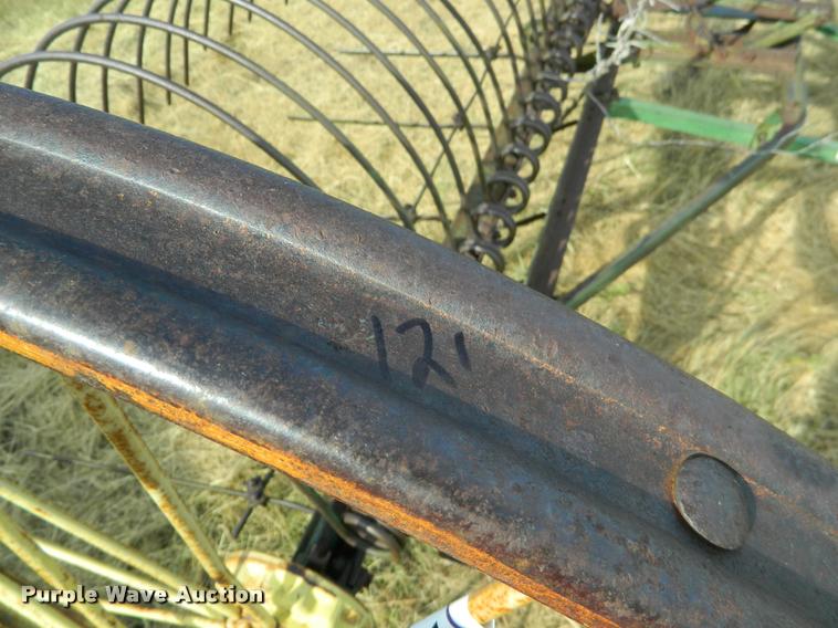 image for item DB1093 John Deere buck rake