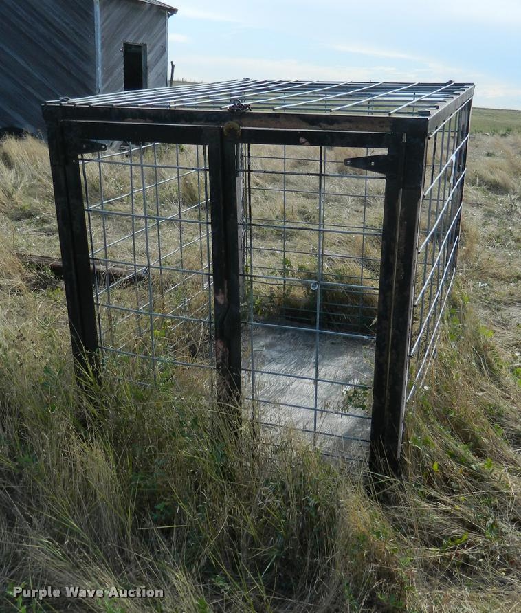 image for item DB1094 Livestock crate