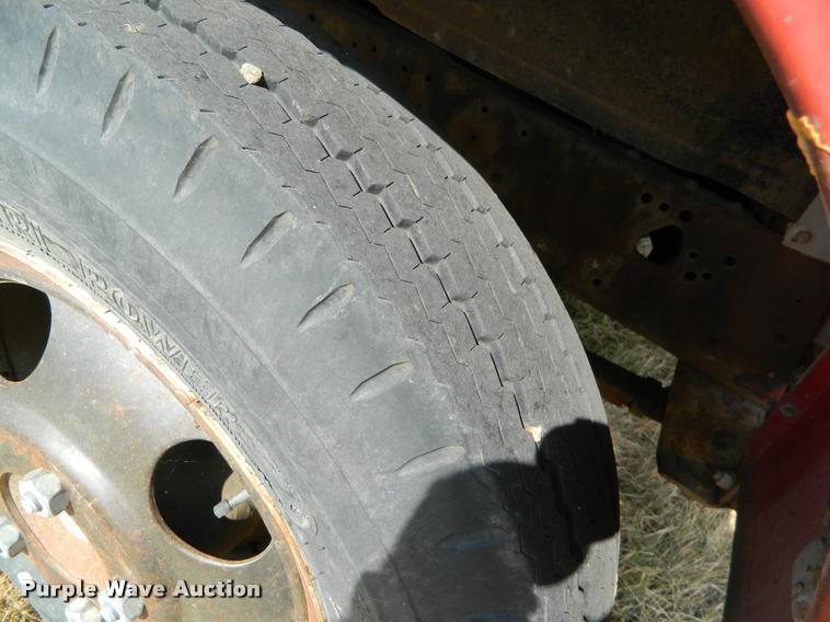 image for item DB1095 1964 International 1600 grain truck