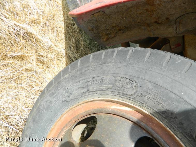 image for item DB1095 1964 International 1600 grain truck