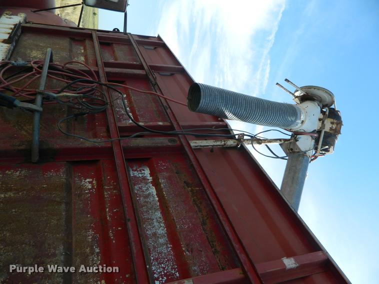 image for item DB1095 1964 International 1600 grain truck