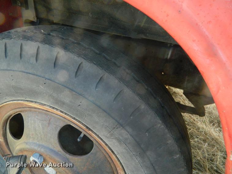 image for item DB1095 1964 International 1600 grain truck