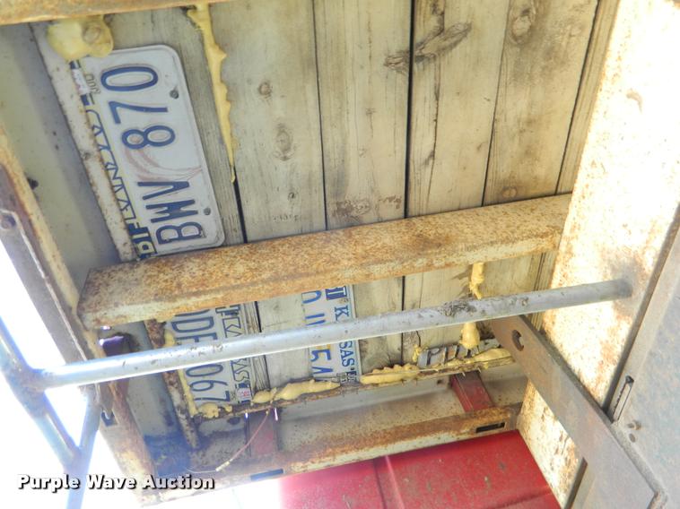 image for item DB1095 1964 International 1600 grain truck