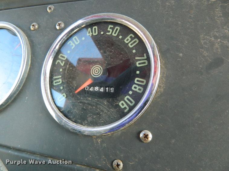 image for item DB1095 1964 International 1600 grain truck