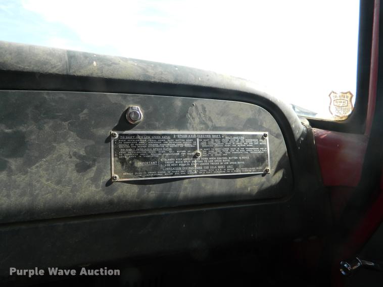 image for item DB1095 1964 International 1600 grain truck