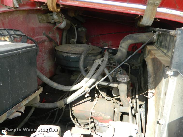 image for item DB1095 1964 International 1600 grain truck