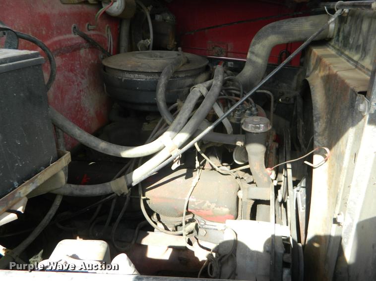 image for item DB1095 1964 International 1600 grain truck