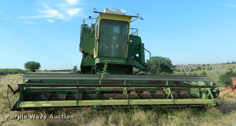 image for item DB1097 John Deere 105 combine