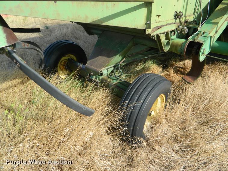 image for item DB1097 John Deere 105 combine