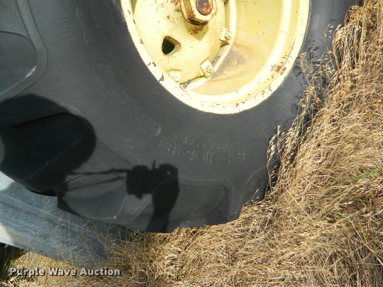 image for item DB1097 John Deere 105 combine