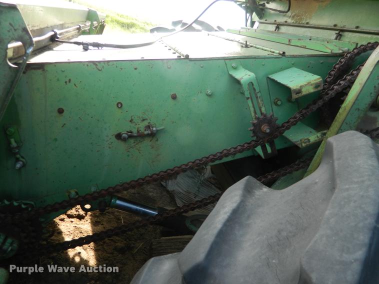 image for item DB1097 John Deere 105 combine