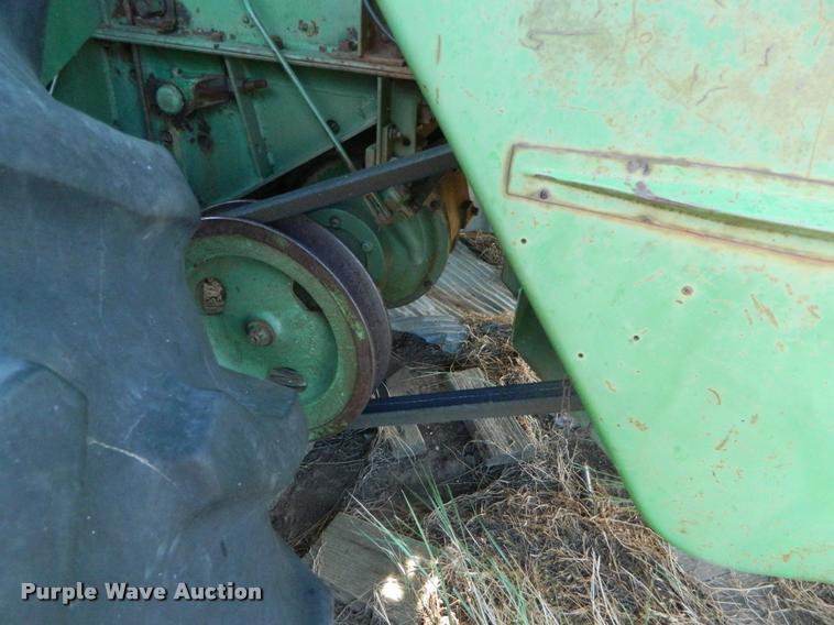 image for item DB1097 John Deere 105 combine