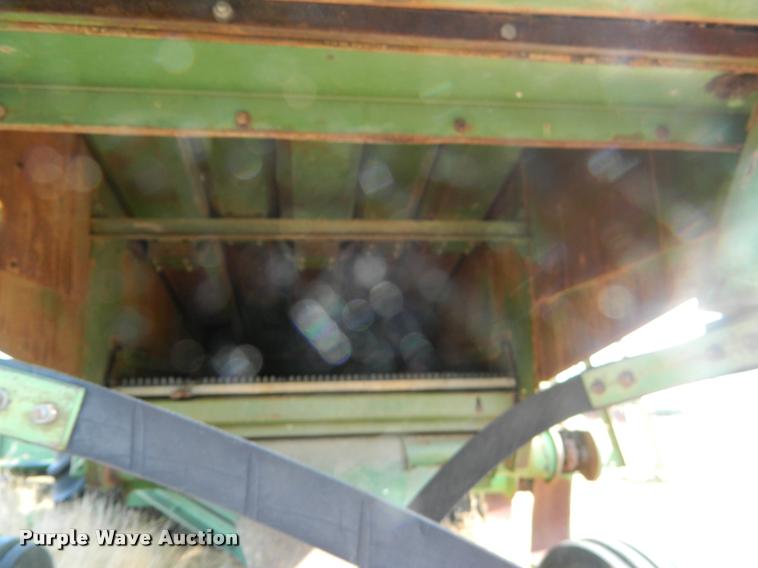 image for item DB1097 John Deere 105 combine