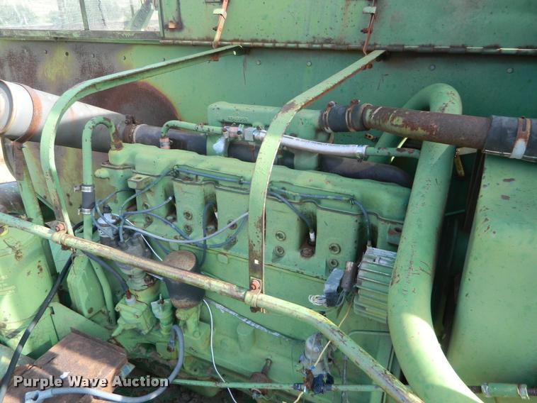 image for item DB1097 John Deere 105 combine