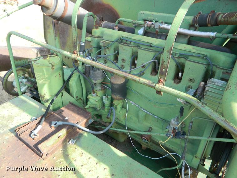 image for item DB1097 John Deere 105 combine