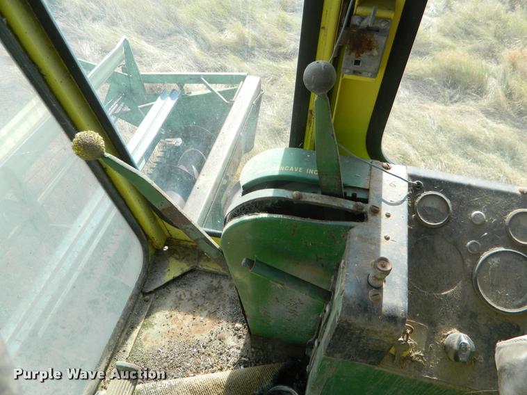 image for item DB1097 John Deere 105 combine