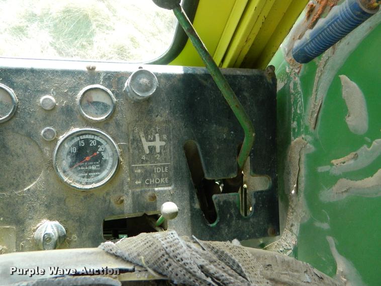 image for item DB1097 John Deere 105 combine