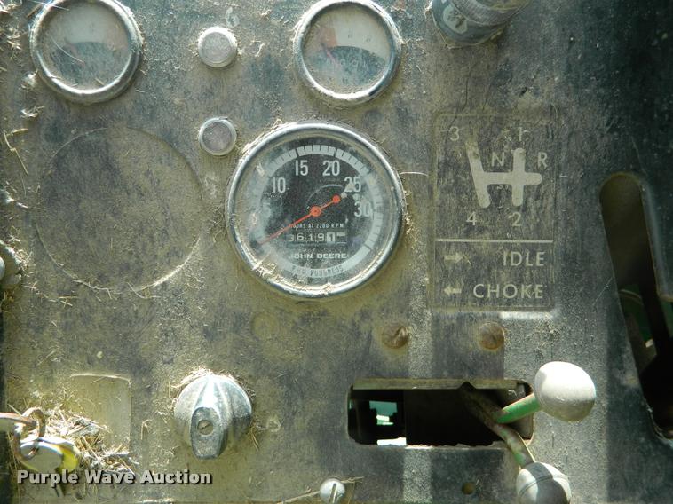 image for item DB1097 John Deere 105 combine