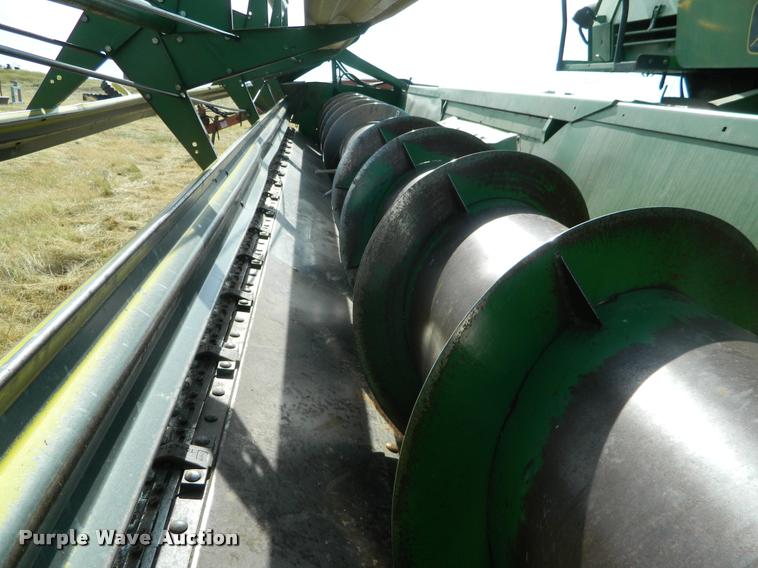 image for item DB1103 1976 John Deere 6600 combine