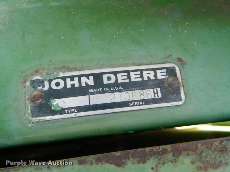 image for item DB1103 1976 John Deere 6600 combine