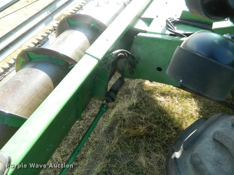 image for item DB1103 1976 John Deere 6600 combine