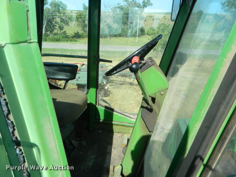 image for item DB1103 1976 John Deere 6600 combine
