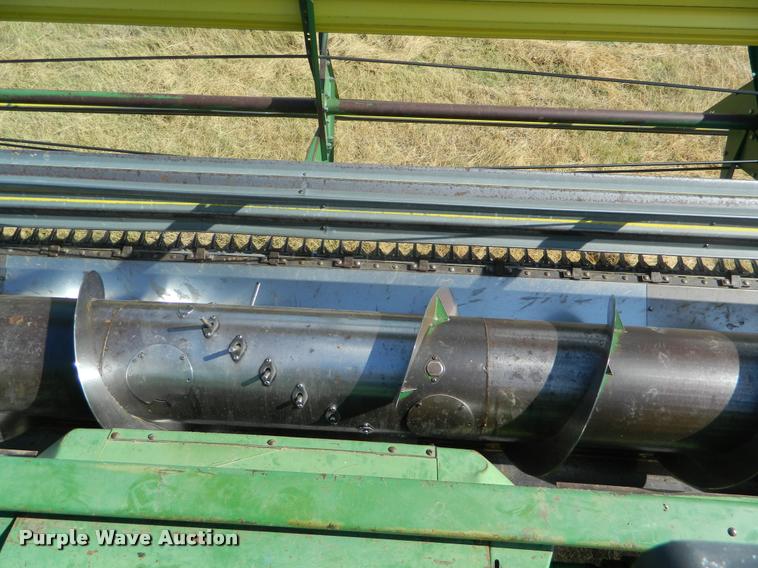 image for item DB1103 1976 John Deere 6600 combine