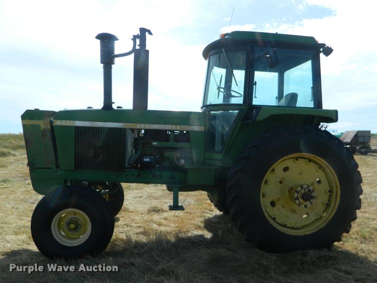 image for item DB1104 1976 John Deere 4430 tractor