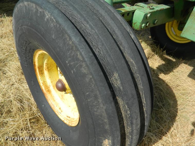 image for item DB1104 1976 John Deere 4430 tractor