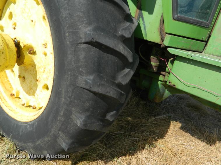 image for item DB1104 1976 John Deere 4430 tractor