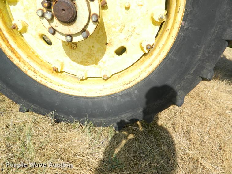 image for item DB1104 1976 John Deere 4430 tractor