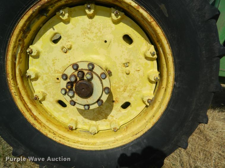 image for item DB1104 1976 John Deere 4430 tractor