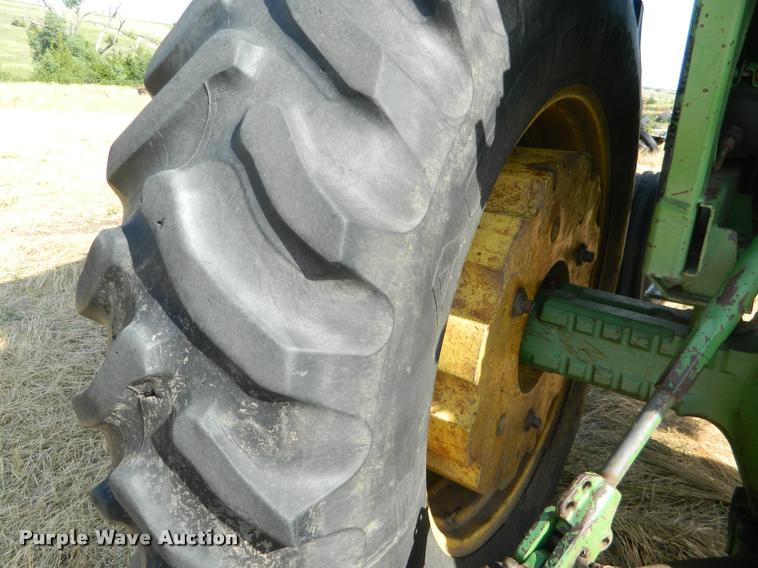 image for item DB1104 1976 John Deere 4430 tractor