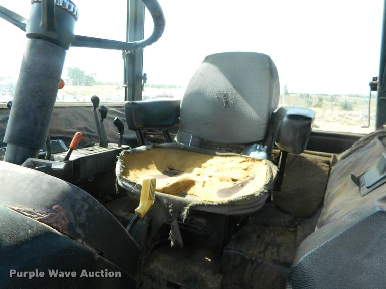 image for item DB1104 1976 John Deere 4430 tractor