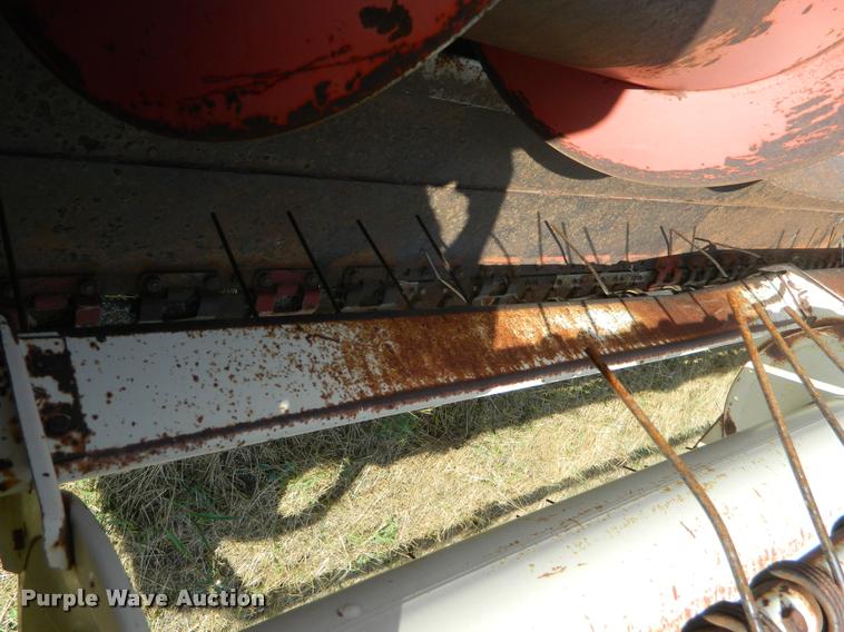 image for item DB1105 Hesston 1014 Hydroswing windrower