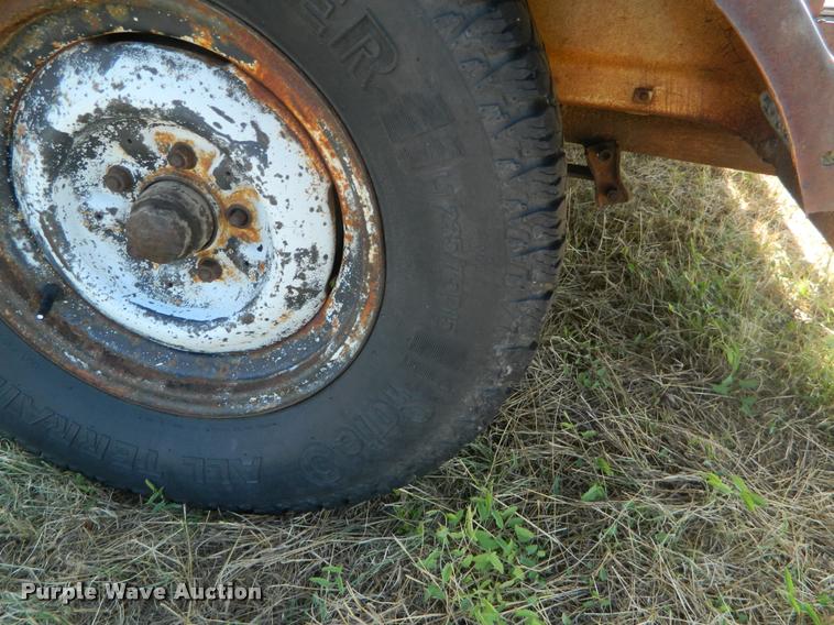 image for item DB1111 Combine bin trailer
