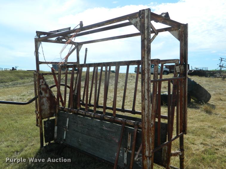 image for item DB1115 Squeeze chute