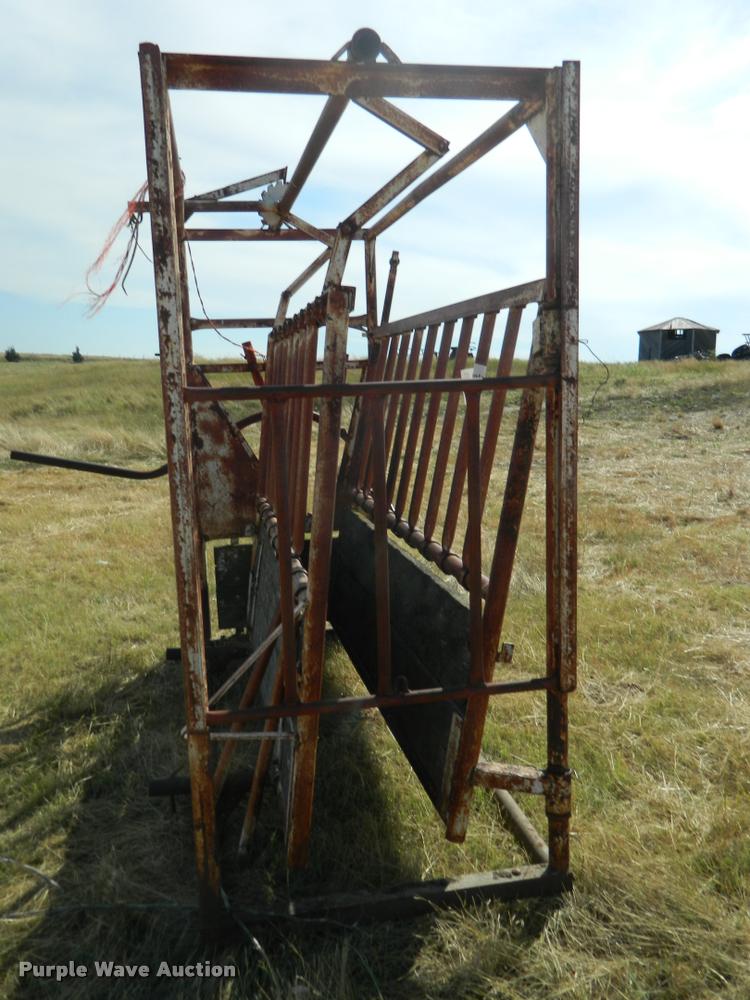 image for item DB1115 Squeeze chute