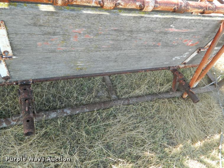 image for item DB1115 Squeeze chute