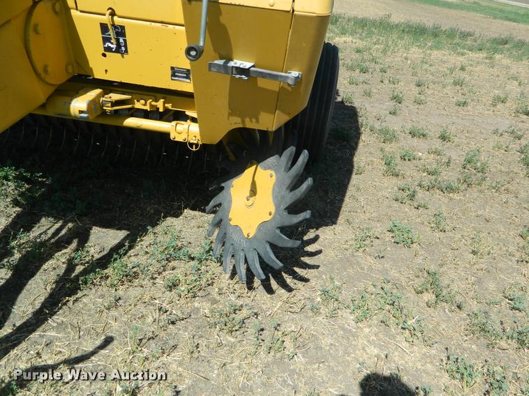 image for item DB1121 1995 Vermeer 605K round baler