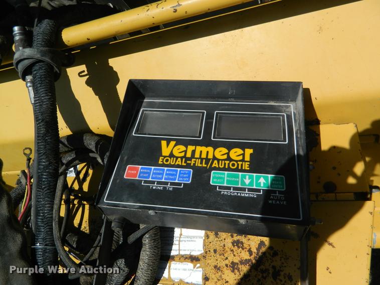 image for item DB1121 1995 Vermeer 605K round baler