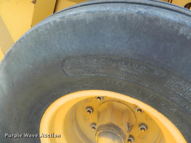 image for item DB1121 1995 Vermeer 605K round baler