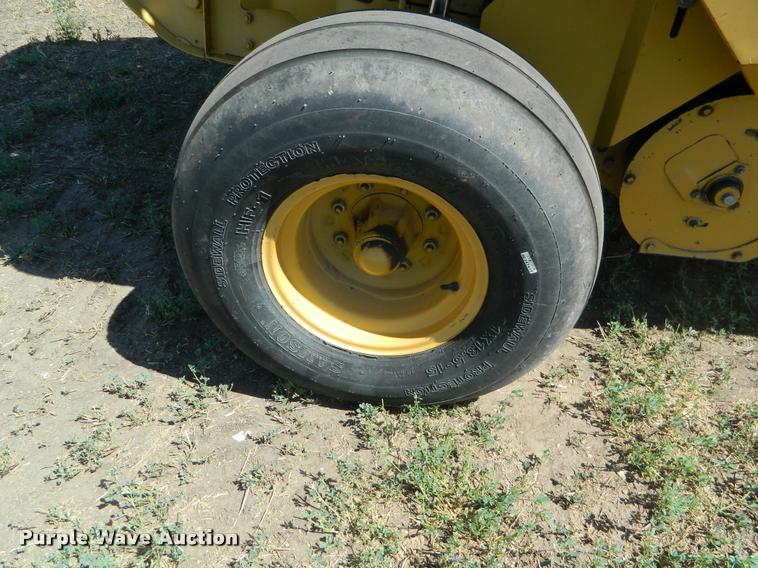 image for item DB1121 1995 Vermeer 605K round baler