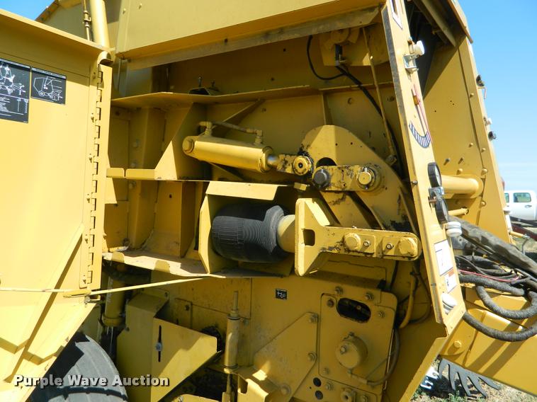 image for item DB1121 1995 Vermeer 605K round baler