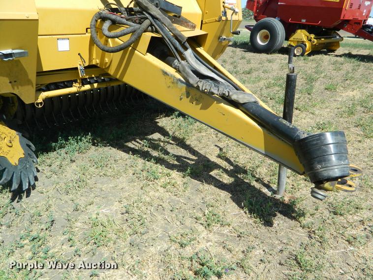 image for item DB1121 1995 Vermeer 605K round baler