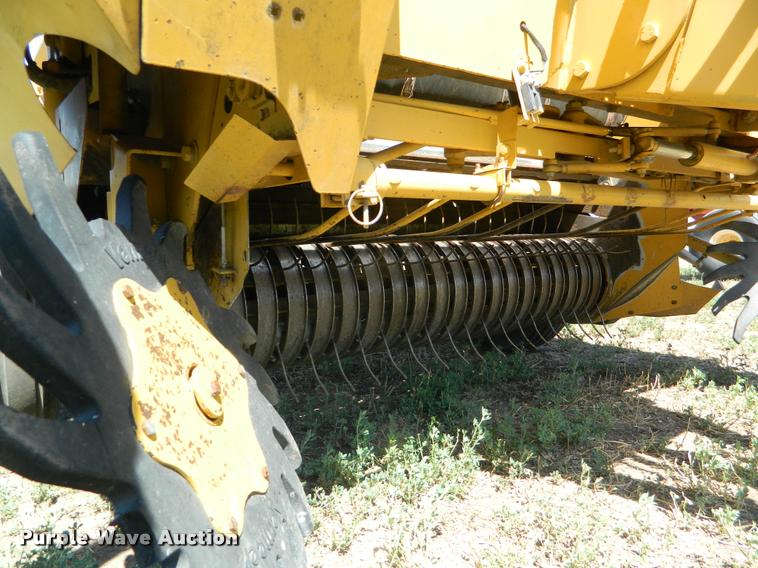 image for item DB1121 1995 Vermeer 605K round baler