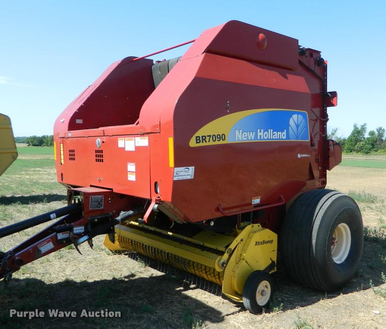 image for item DB1122 2010 New Holland BR7090 round baler