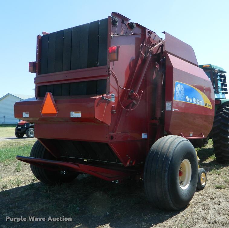 image for item DB1122 2010 New Holland BR7090 round baler