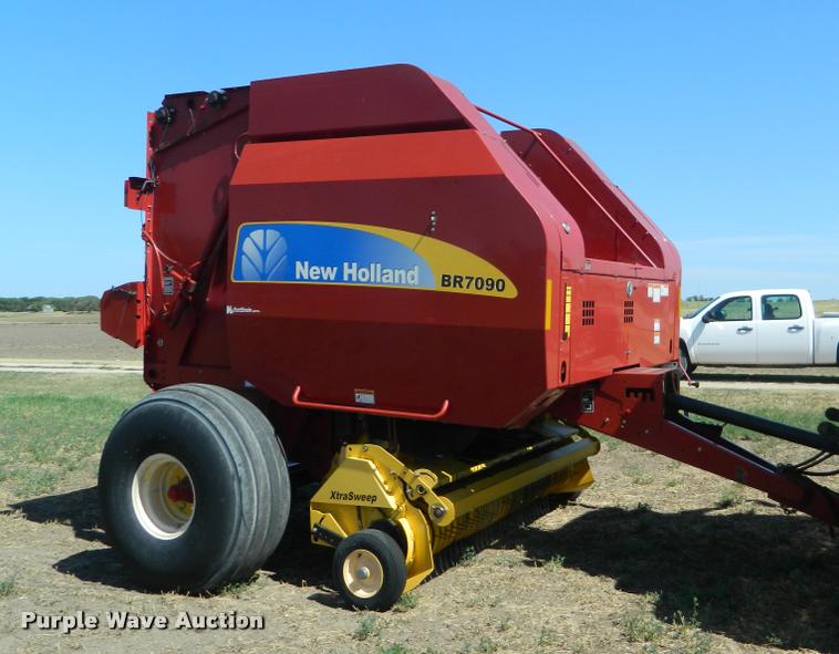 image for item DB1122 2010 New Holland BR7090 round baler