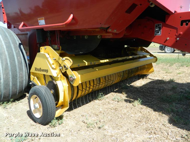 image for item DB1122 2010 New Holland BR7090 round baler